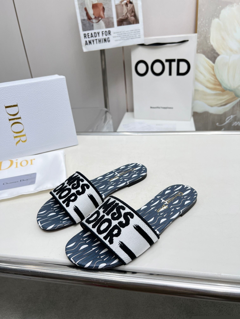 ch**an D*or slippers